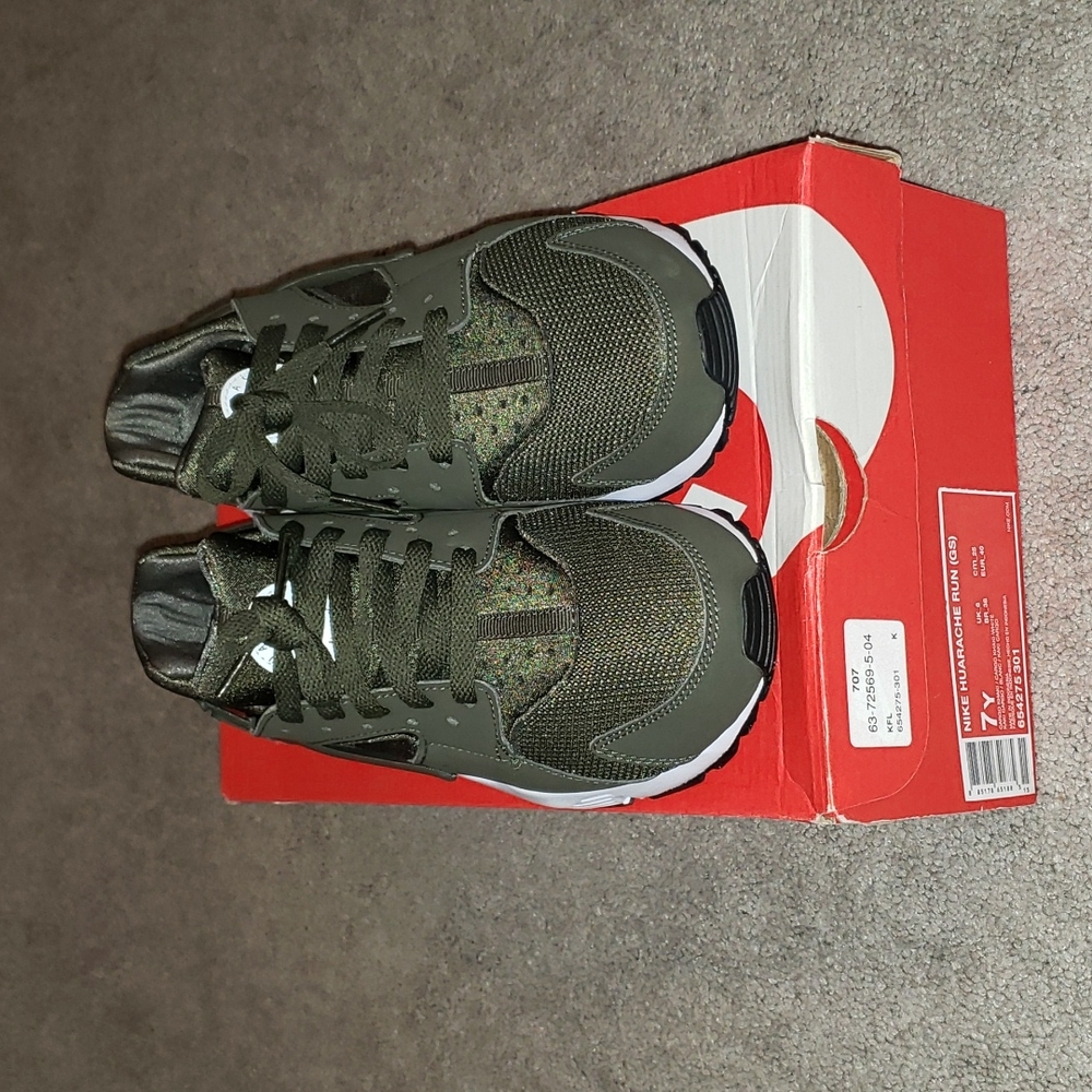 Nike Youth Size 7Y Cargo Khaki-White Kaki Cargo/Blanc/Kaki Cargo Huarache Run